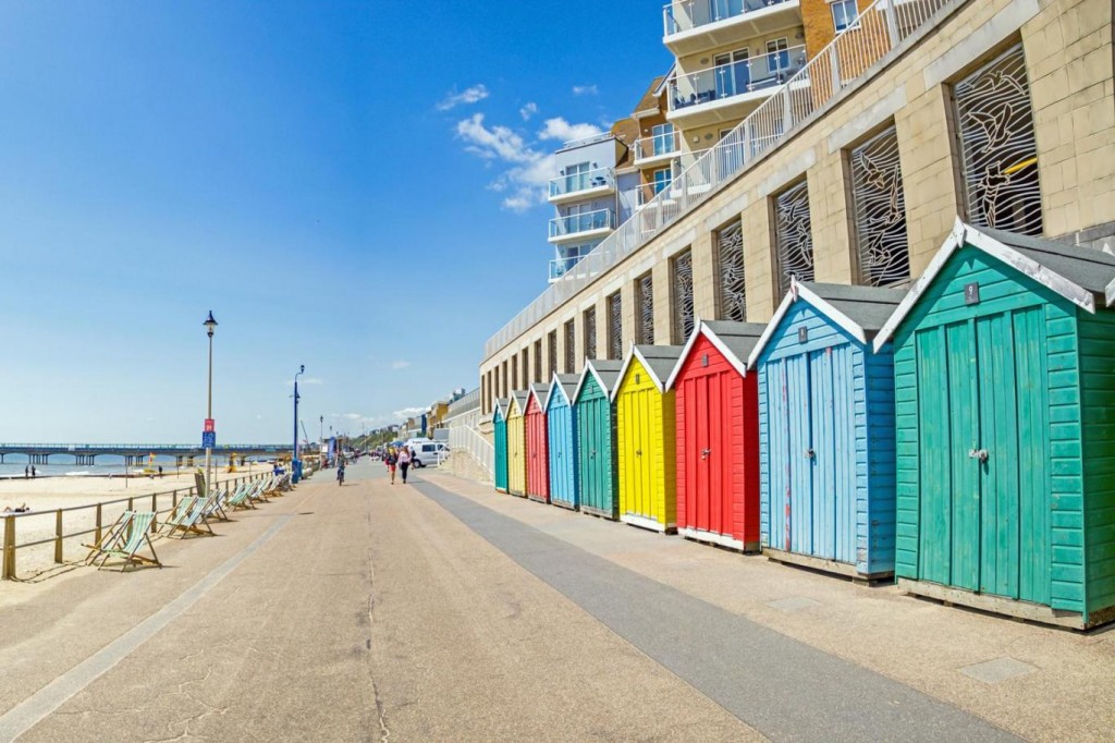 bournemouth-beach-huts-35163256900-o
